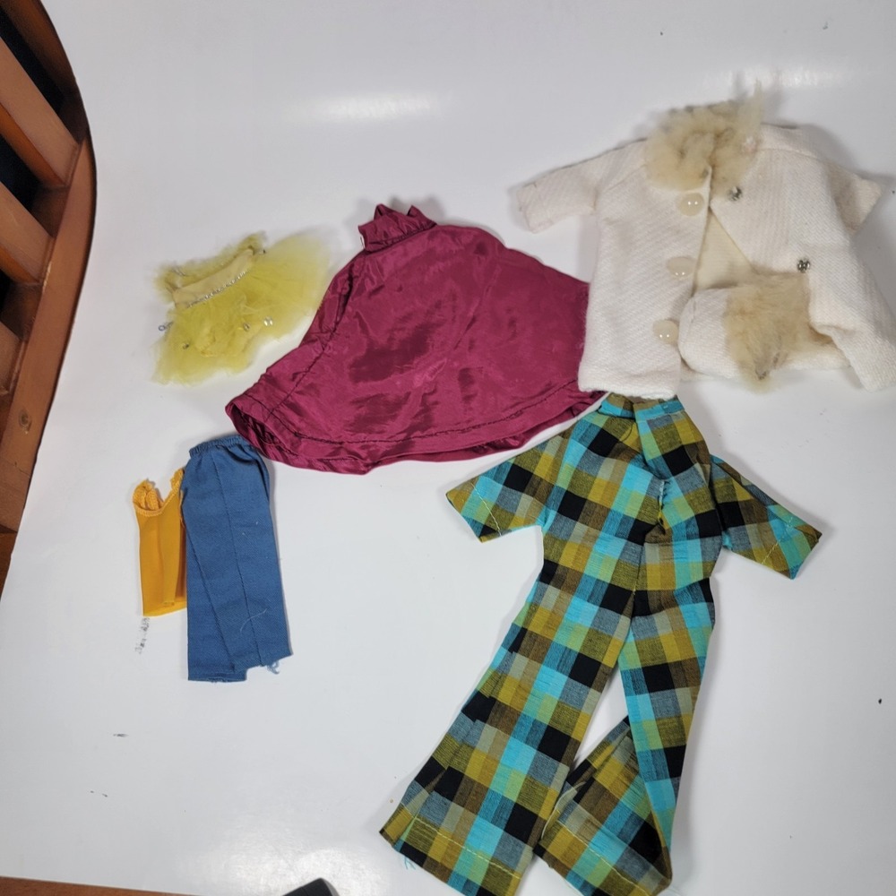VTG Barbie Doll Fashions / Clone / Mommy Made Mixed Lot Skirts‎ Tops Dresses Etc